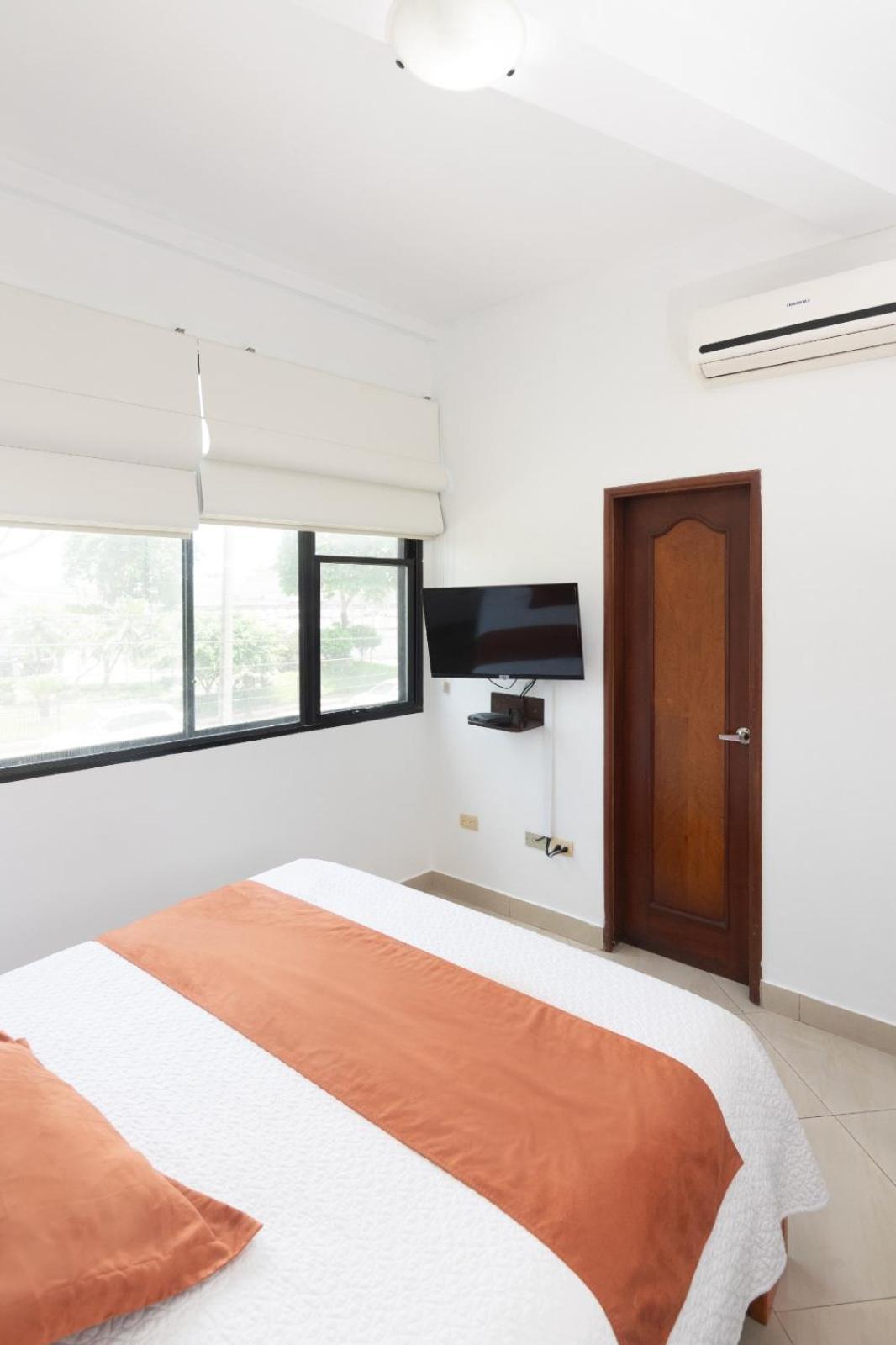 Hotel Castell Guayaquil Exterior photo