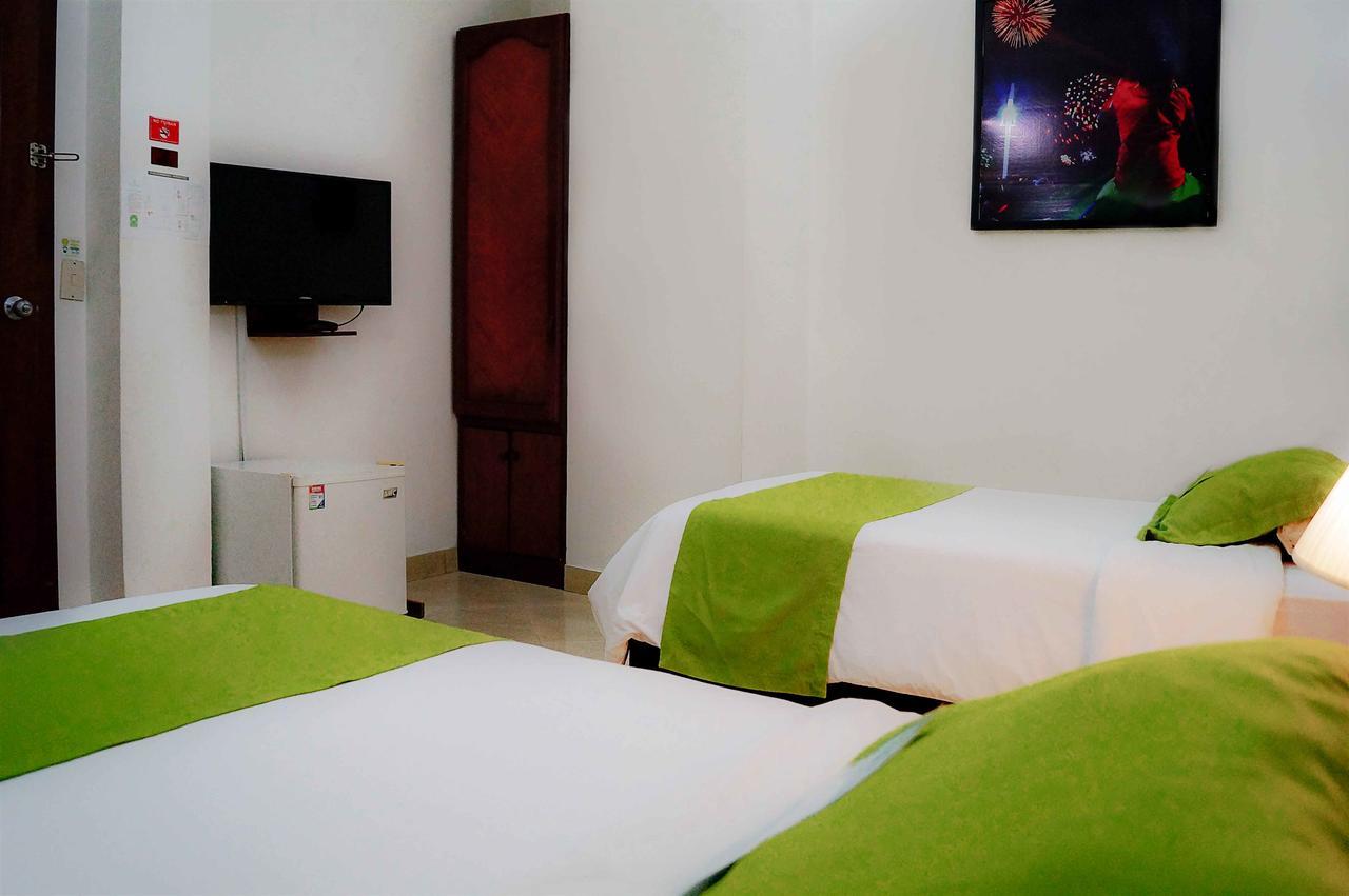 Hotel Castell Guayaquil Exterior photo