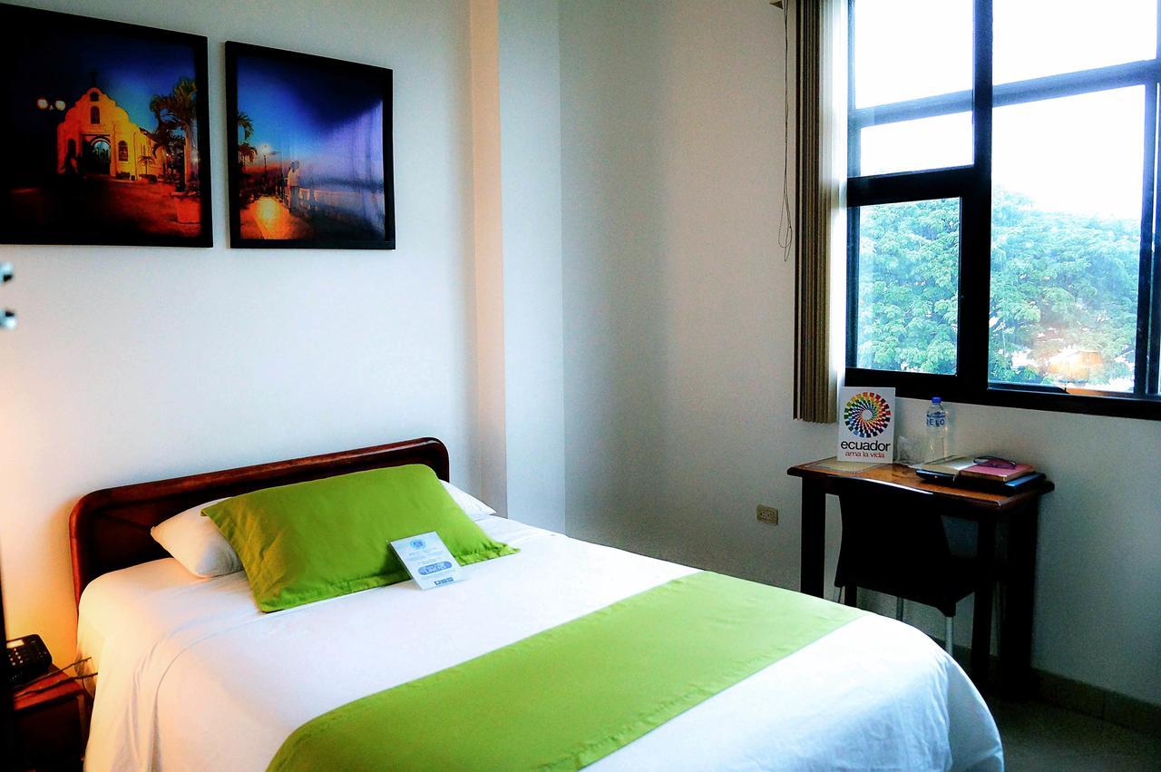 Hotel Castell Guayaquil Exterior photo