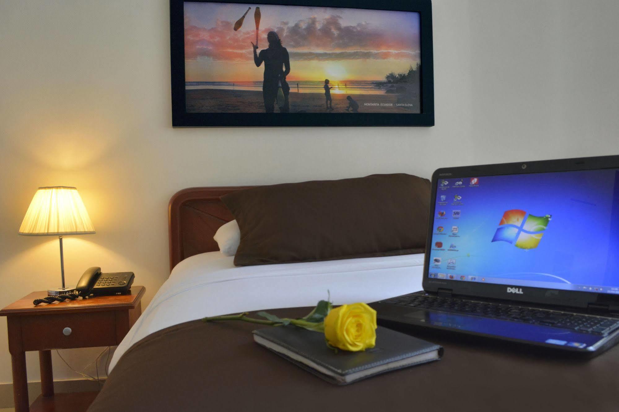 Hotel Castell Guayaquil Exterior photo