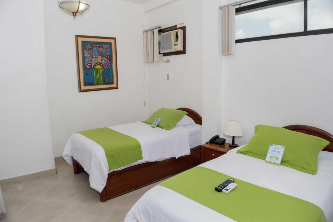 Hotel Castell Guayaquil Exterior photo
