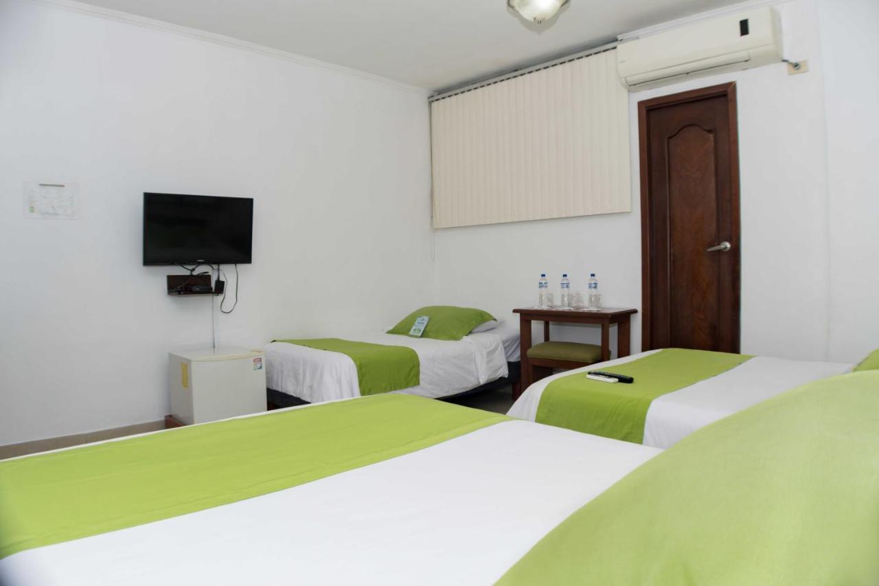 Hotel Castell Guayaquil Exterior photo